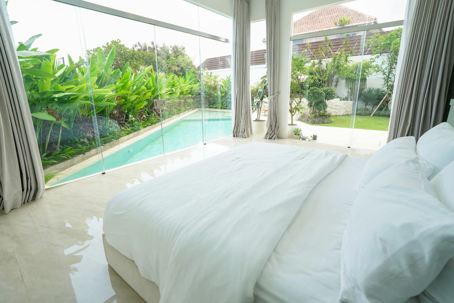 5BR Contemporary Villa in Kerobokan — image 4