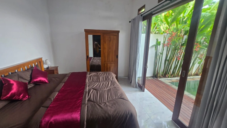 Freehold Brand new villa 2 bedrooms side to the Kedungu beach