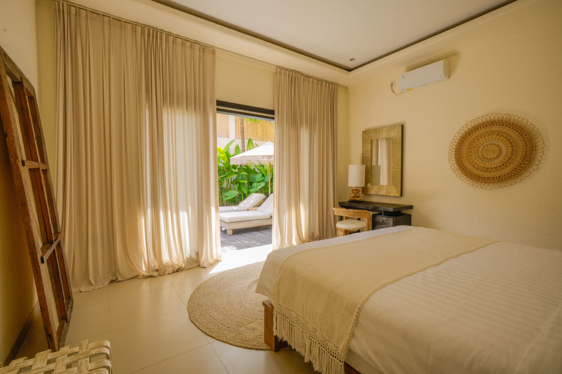 Modern 3BR Villa with private pool- Canggu Central — image 4