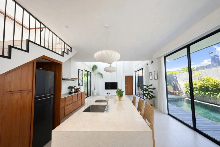 3-Bedroom Luxury Villa in Seseh — image 2
