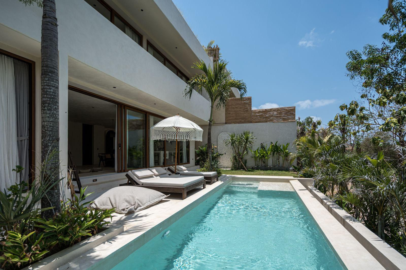 LUXURY VILLA PADANG2 WITH PRIVATE POOL AND ROOFTOP Ocean & Jungle view
