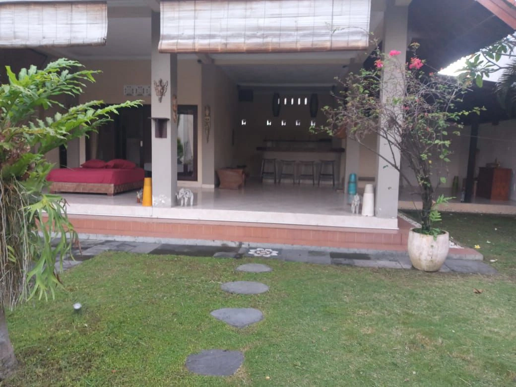 Villa Canggu Big Garden — image 2