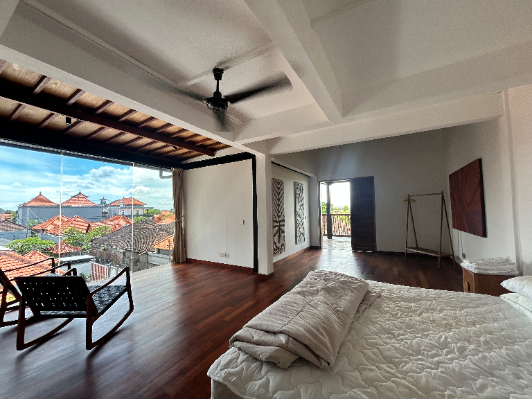 Majestic 5+2BR Estate Villa w/ Infinity Pool & Jungle Views — image 4