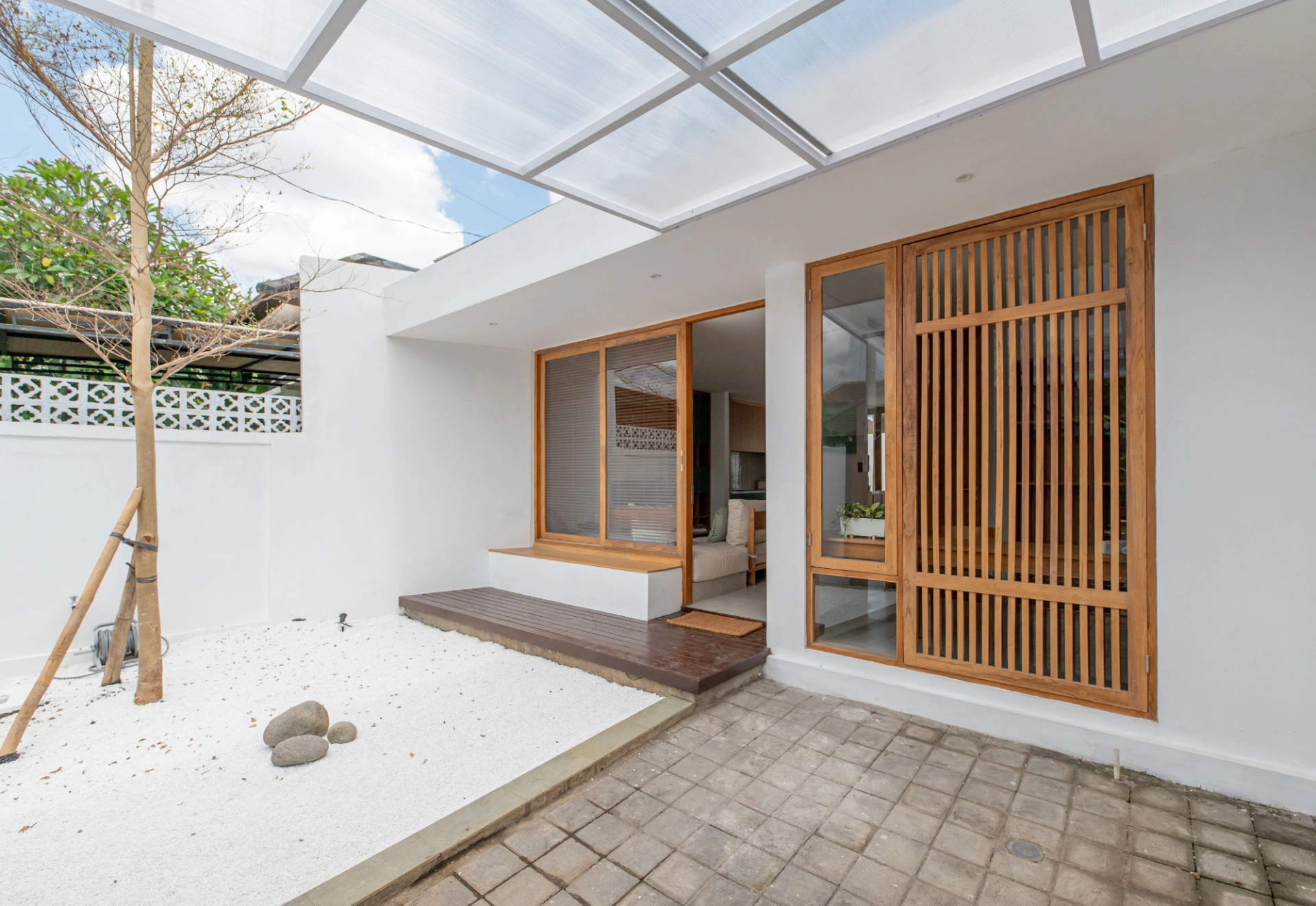A Zen and Cousy Living Space