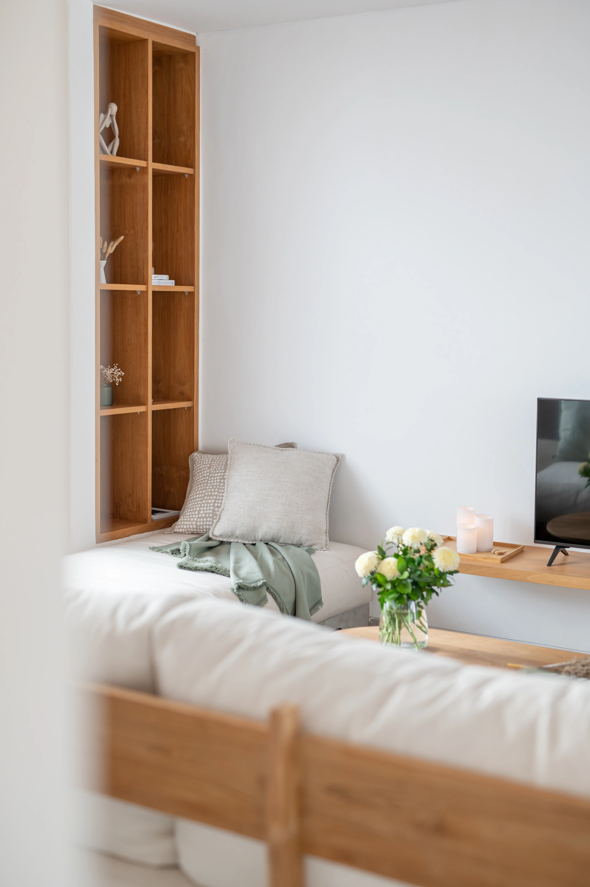 A Zen and Cousy Living Space — image 3