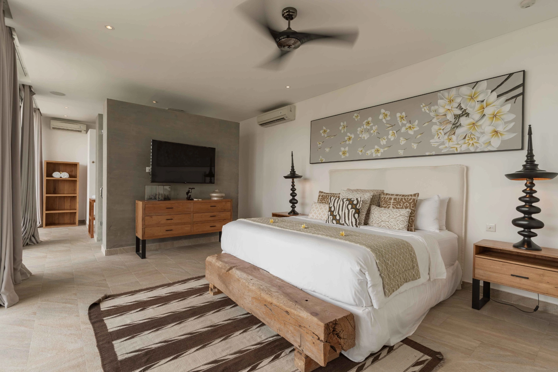 4BR Beachside Island Villa in Berawa — image 4
