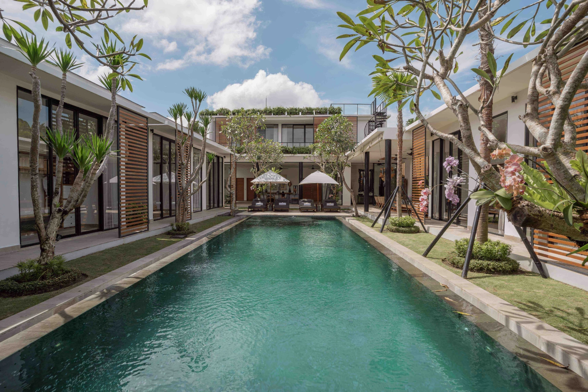 4BR Beachside Island Villa in Berawa