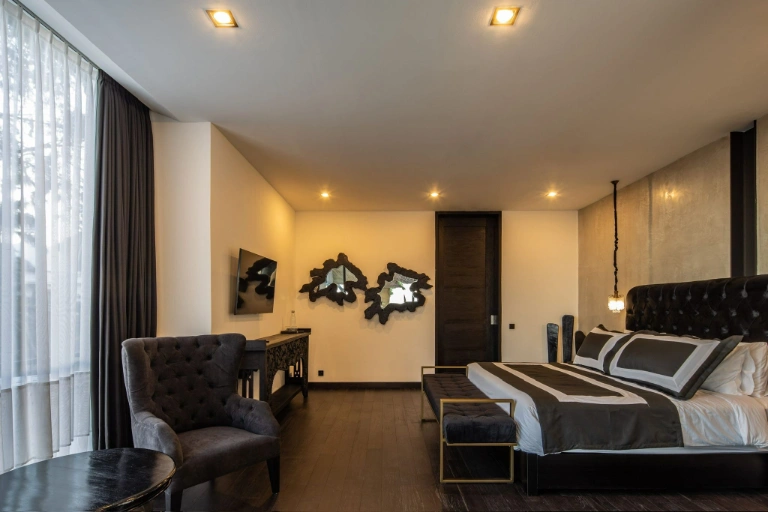 4BR Glass House Villa in Umalas — image 4
