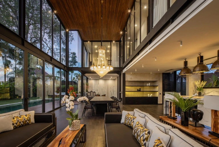 4BR Glass House Villa in Umalas — image 1