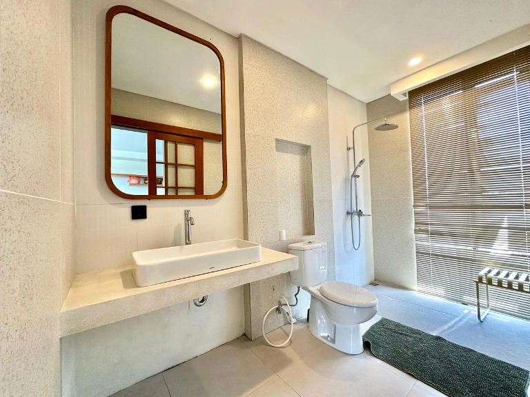 3-Bedroom Luxury Villa in Seseh — image 2