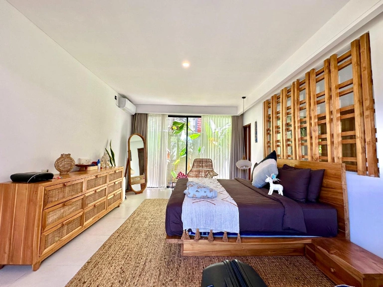 3-Bedroom Luxury Villa in Seseh — image 1