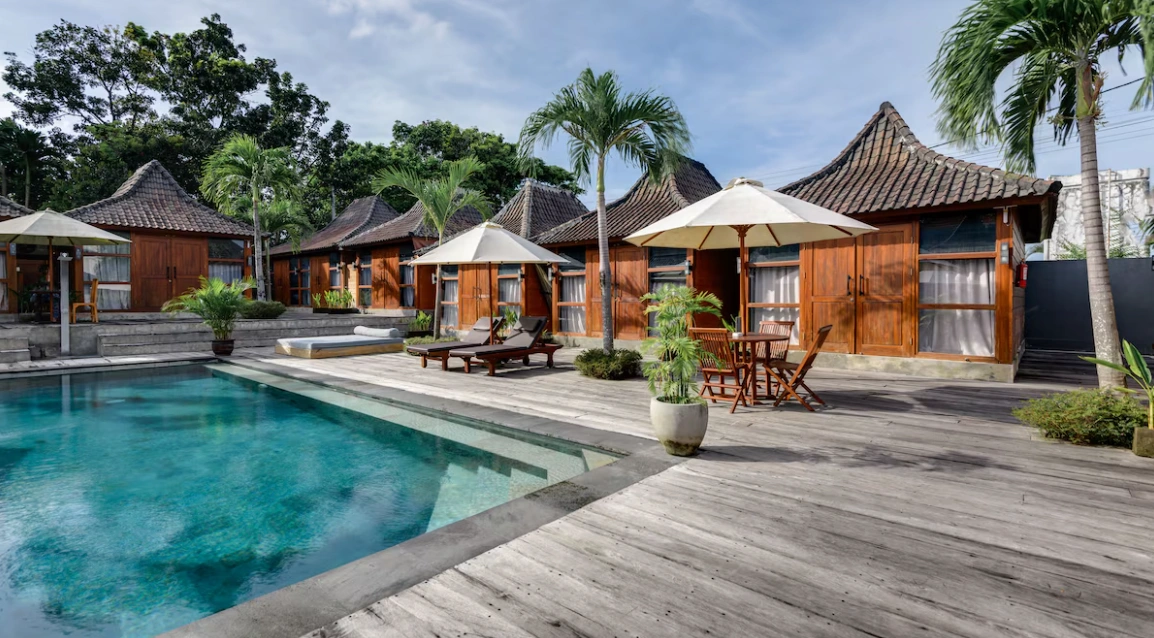 Affordable Bungalow Apartment w/ Community Pool — image 3