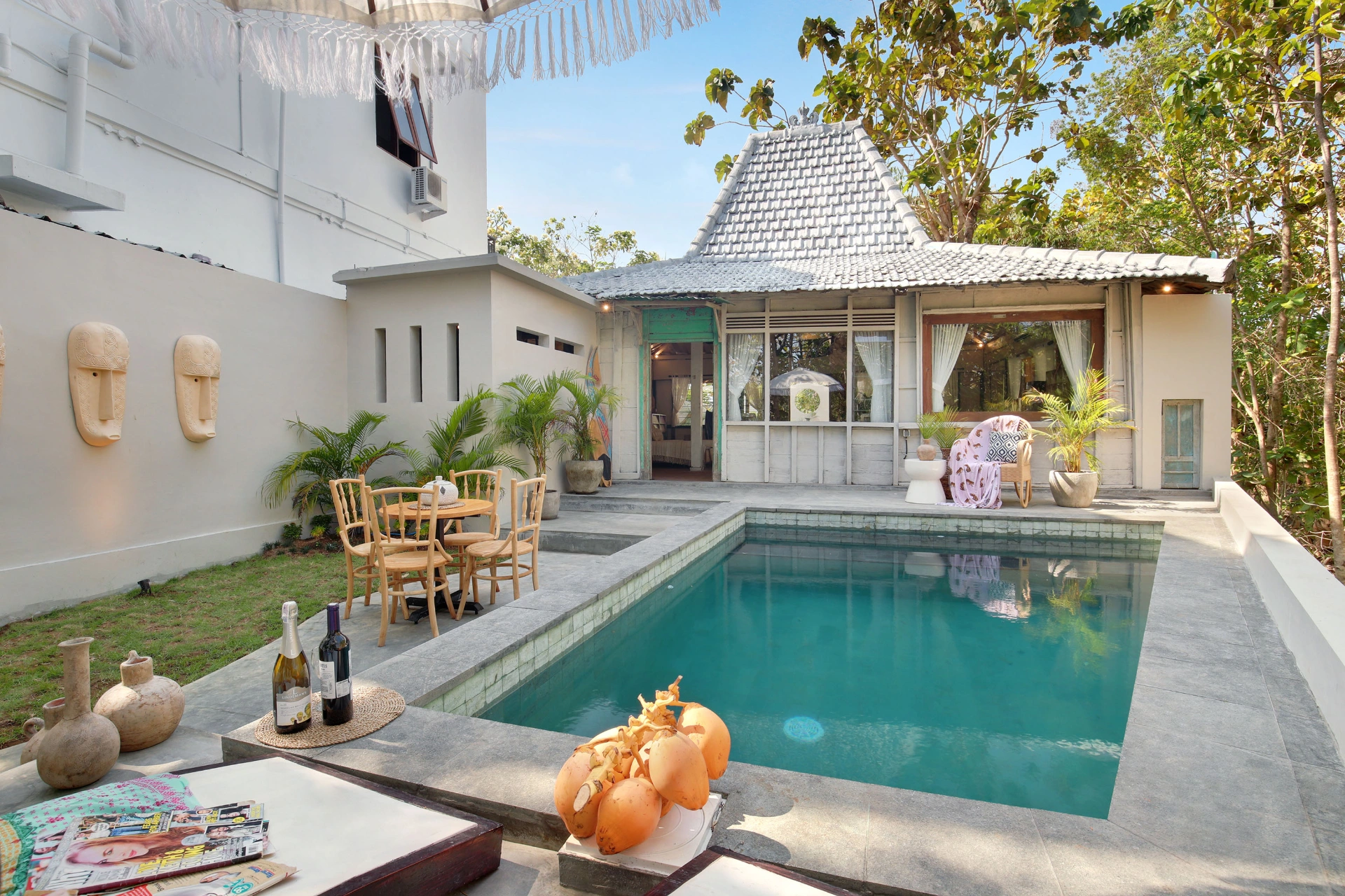 Traditional 1930's Joglo Beach House on a good size land in Uluwatu beaches area — image 3