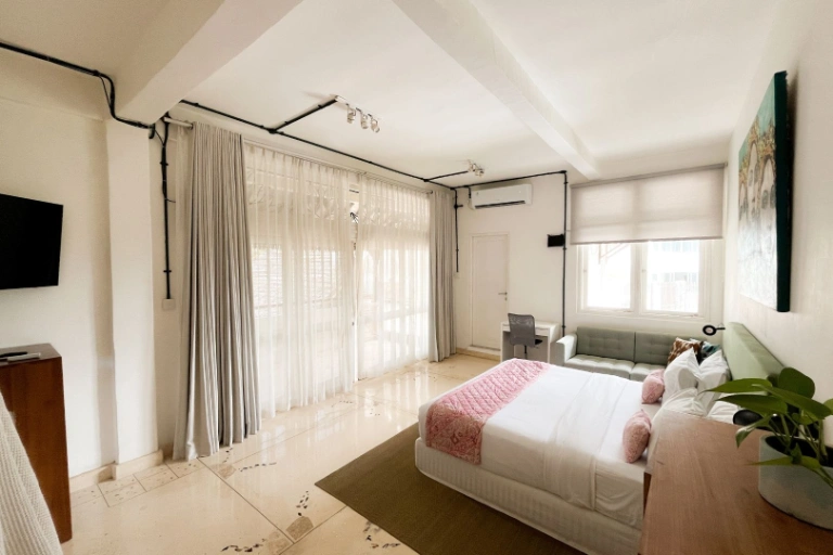 Electricity Included – Cozy 1BR Boutique Studio with Private Rooftop Terrace — image 3