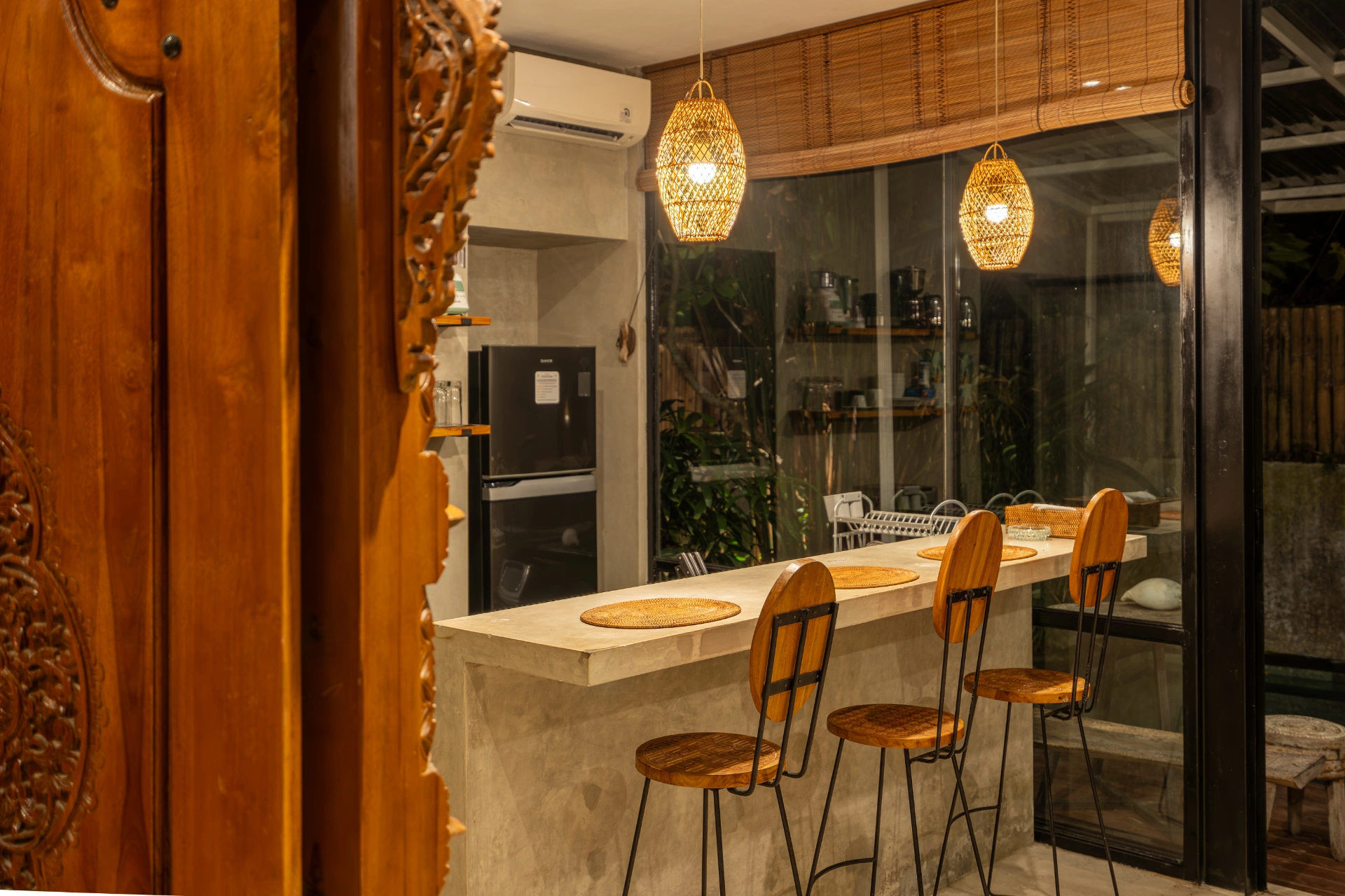 Kalino - 2BR Pererenan Haven | Sofabed Pool & Balcony — image 3