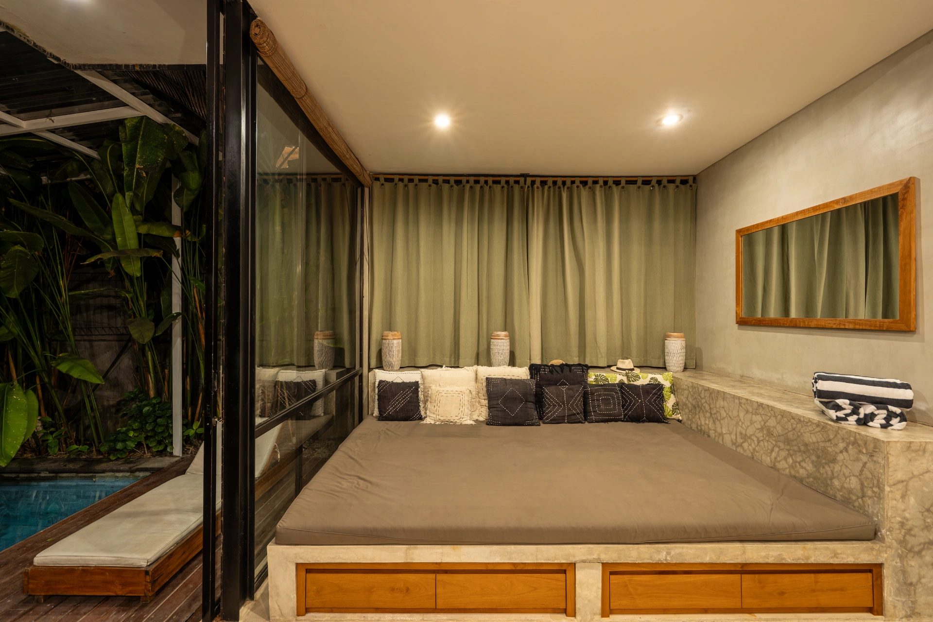 Kalino - 2BR Pererenan Haven | Sofabed Pool & Balcony — image 4