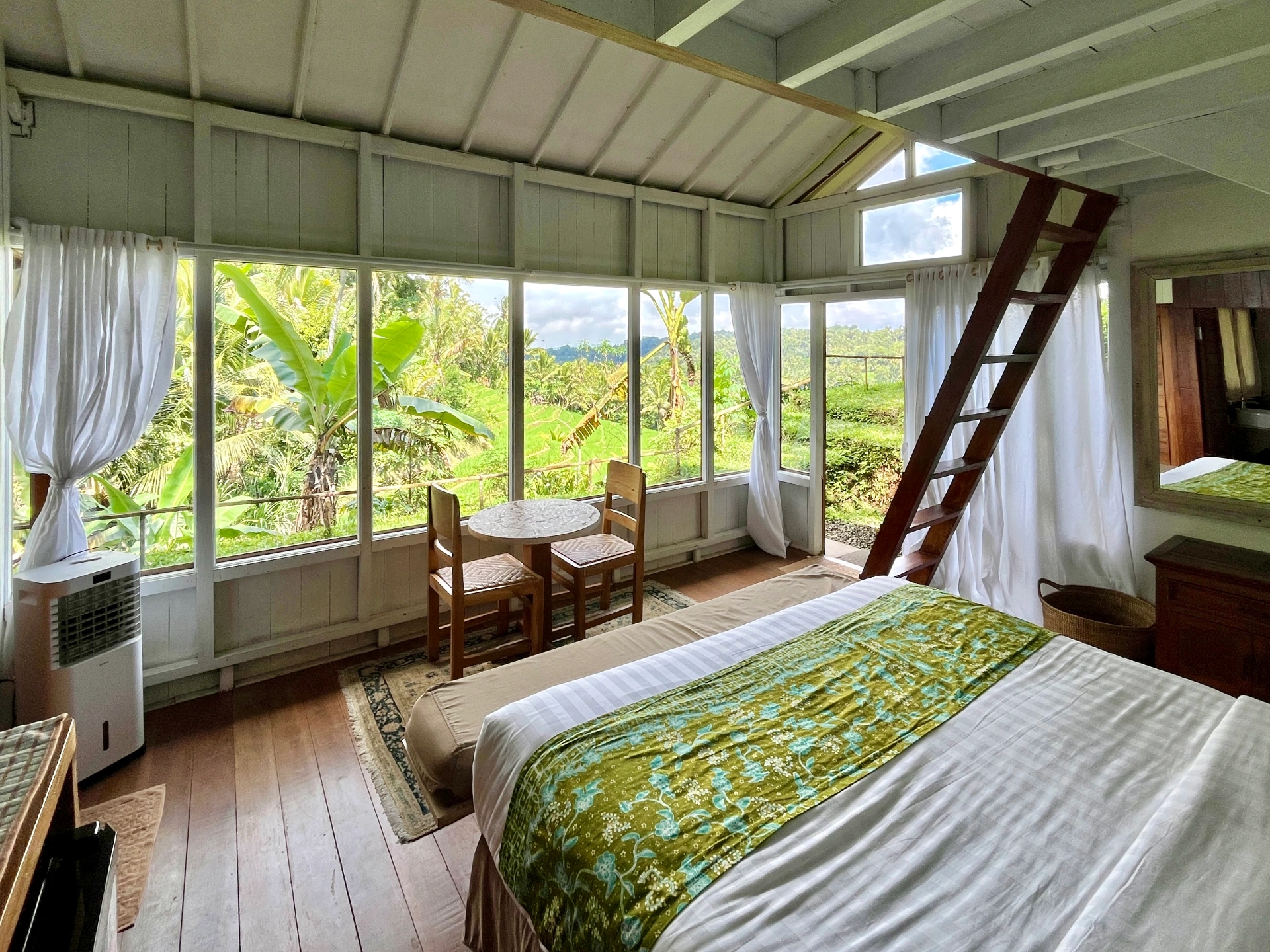 Secluded Wooden Cabin Overlooking Rice Terraces — image 1
