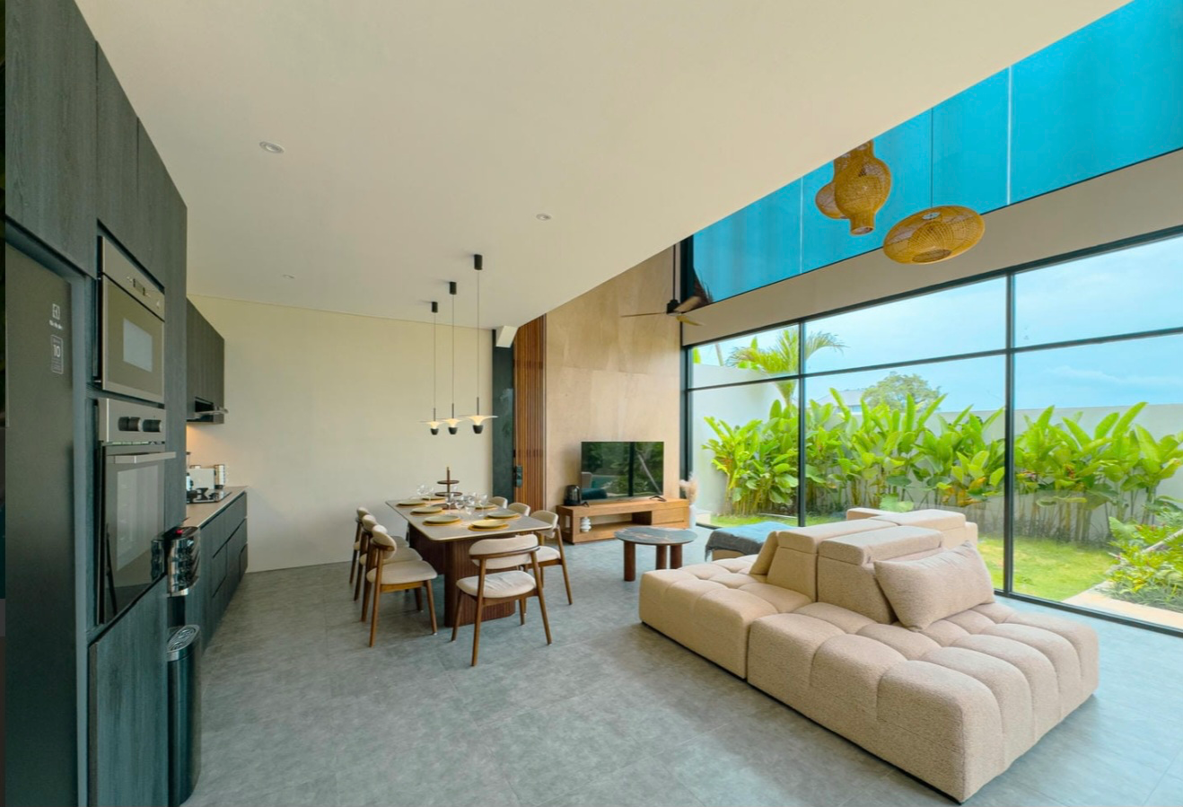 Ocean View New Premium 4BR Beach Villa with Rooftop Pererenan — image 4