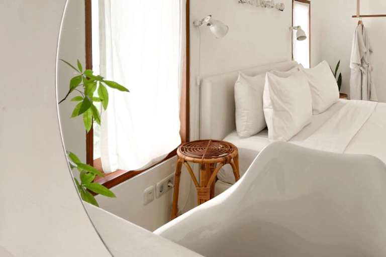 ⚡ Electricity Included - Bright Private Studio Near Seminyak Beach — image 1