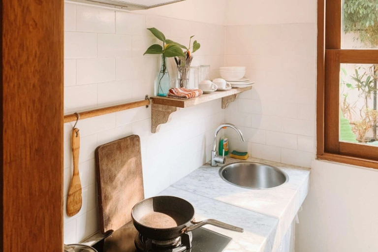 ⚡ Electricity Included - Bright Private Studio Near Seminyak Beach — image 4