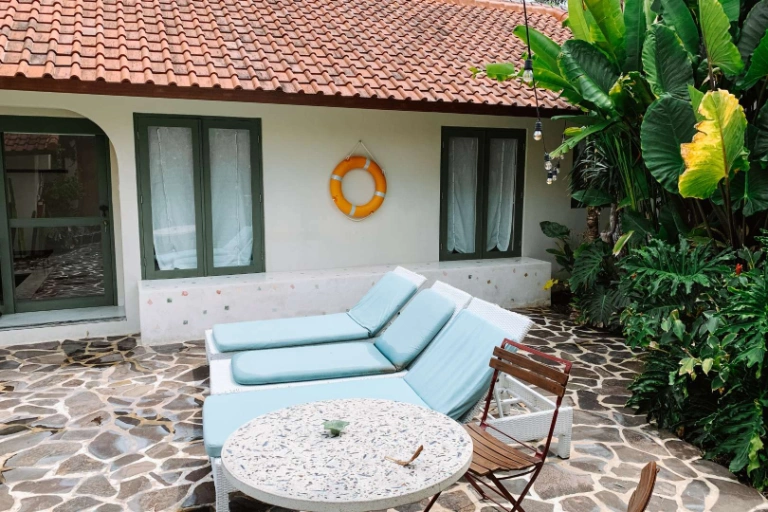 Steps to Seminyak Beach - Poolside Tropical Studio Electricity Included — image 2