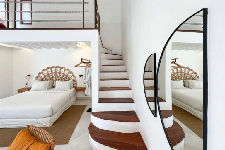 👣 Steps to Seminyak Beach - Tropical Studio with Electricity Included — image 2