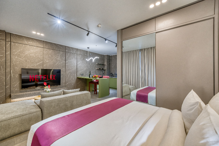 Apartment with panoramic rooftop pool / Canggu — image 2
