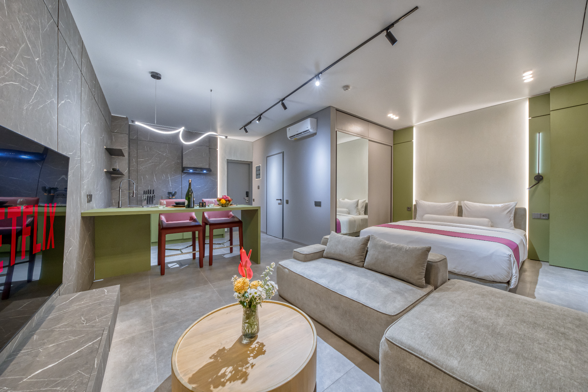 Apartment with panoramic rooftop pool / Canggu