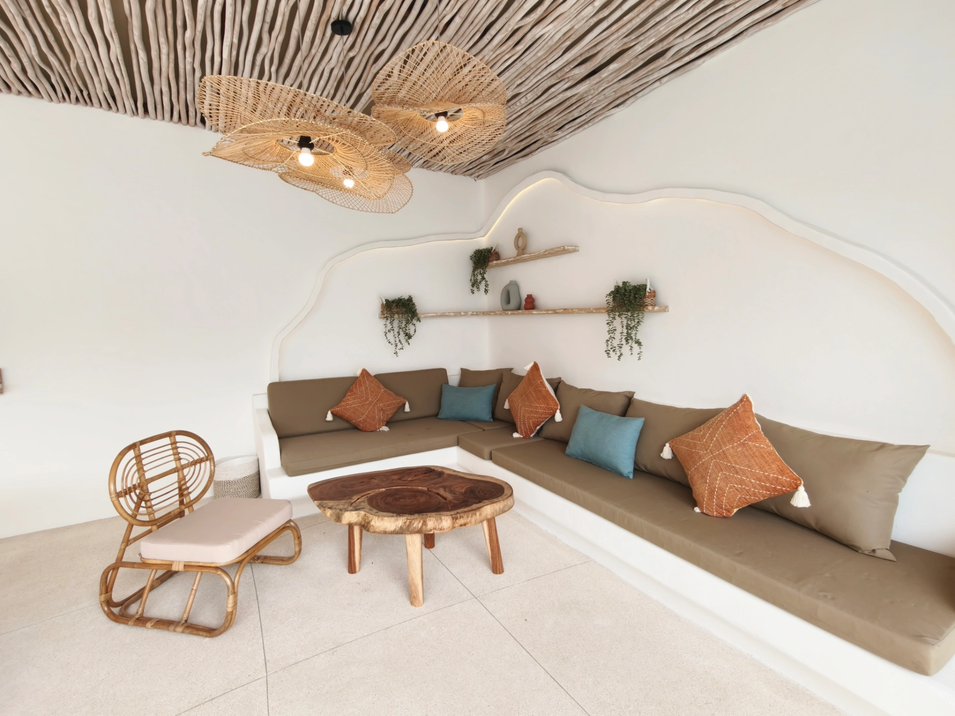 Suilaya Villa - Spacious 3 Bedroom Pool Villa near Bingin — image 3