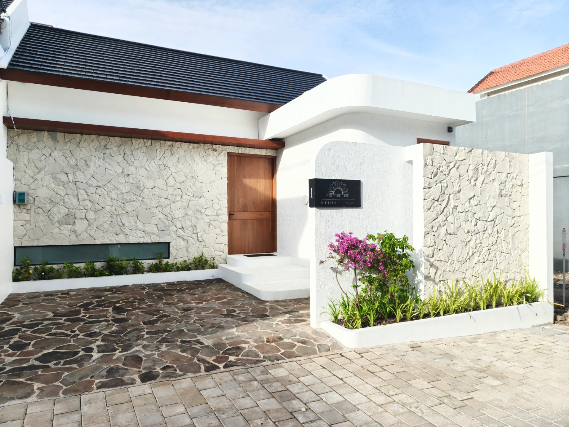 Villa Beth Eden - Luxurious New Modern 3 Bedroom Villa In Uluwatu — image 1