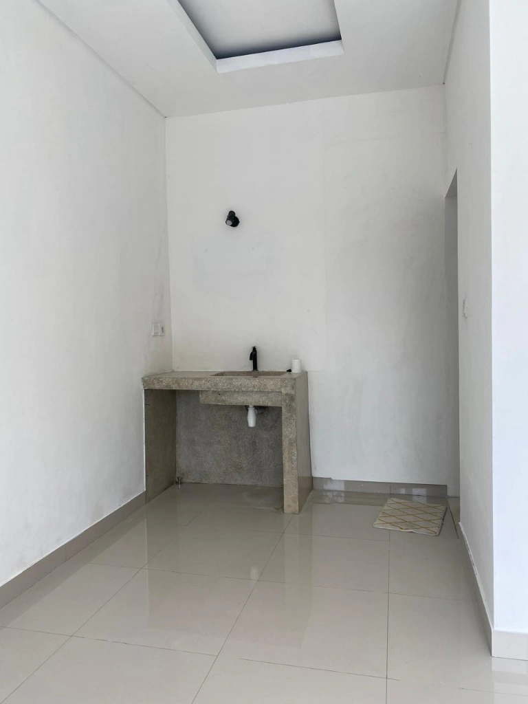 3BR Villa with Garden Annual Rental Unfurnished at Tumbak Bayuh — image 4