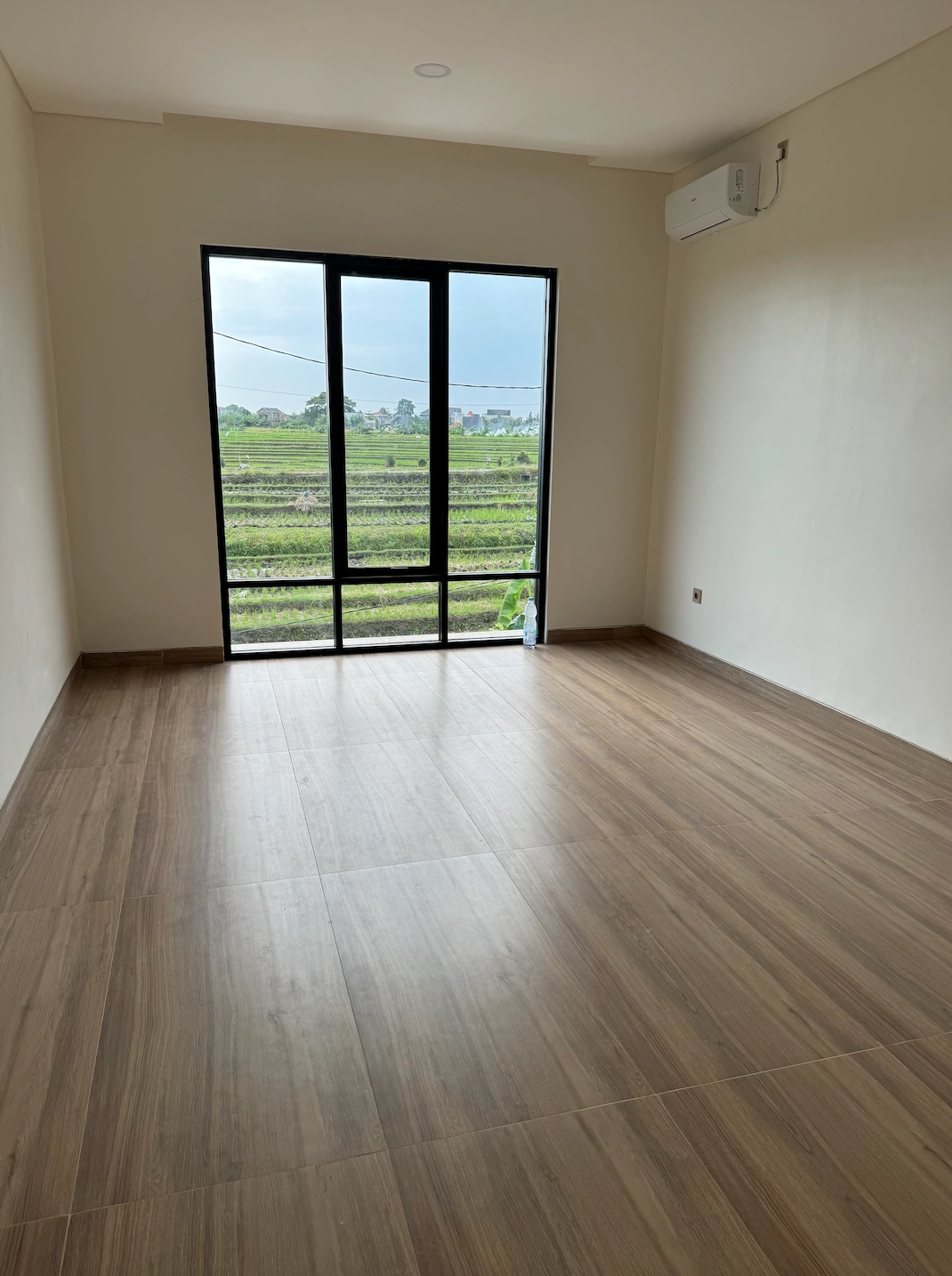 Unfurnished 3 bedroom Villa in North Pantai Lima For Sale — image 4
