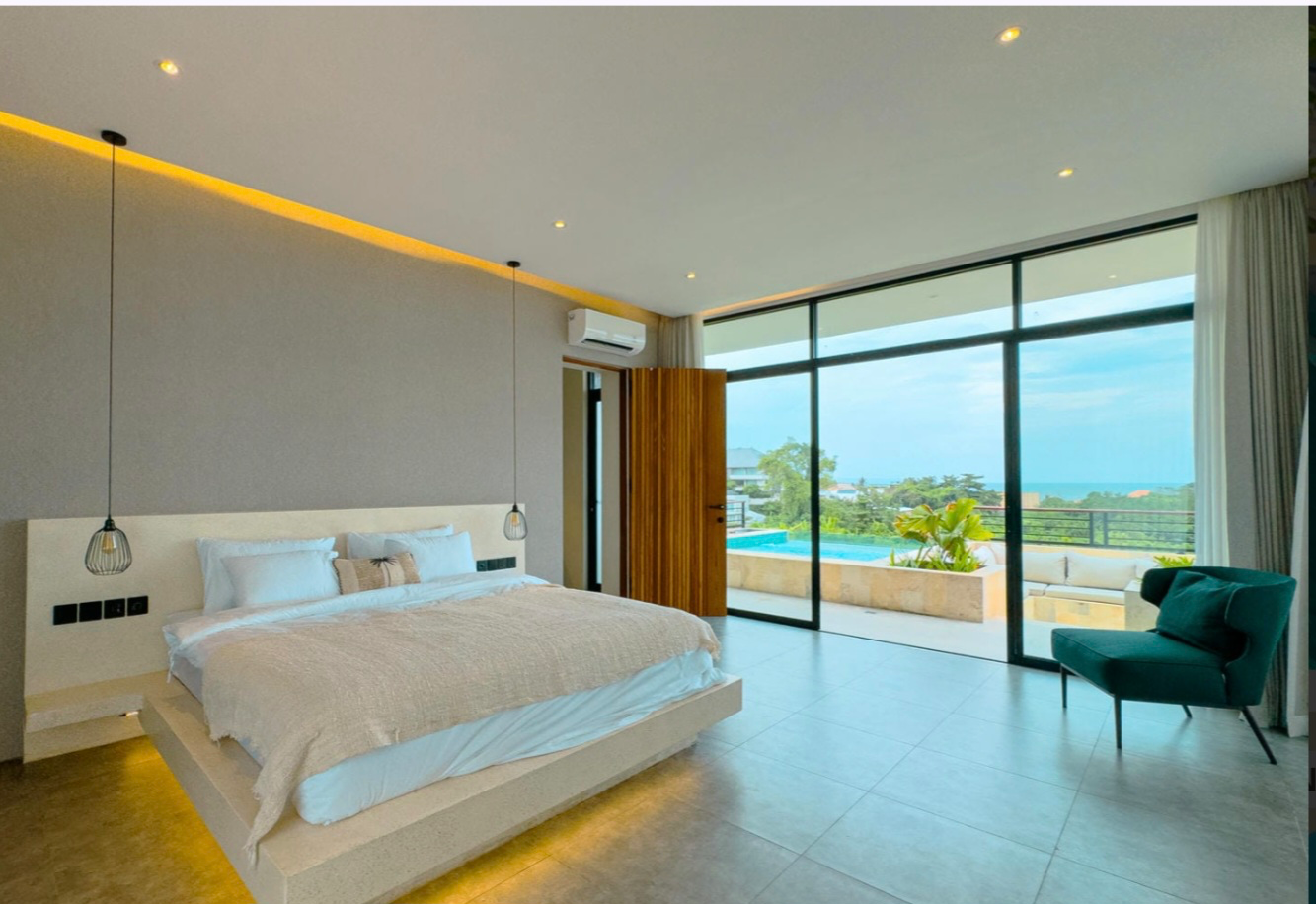 THE OCEAN-VIEW ROOFTOP: 300m to the Beach & Pool & Jacuzzi — image 3