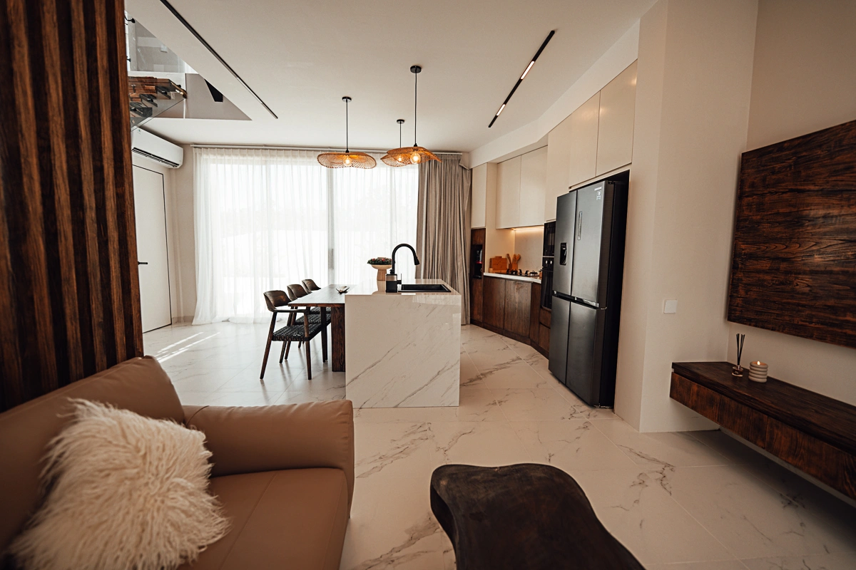 Stunning 3BR Rooftop Villa w/Ocean & Sunset Views — image 3
