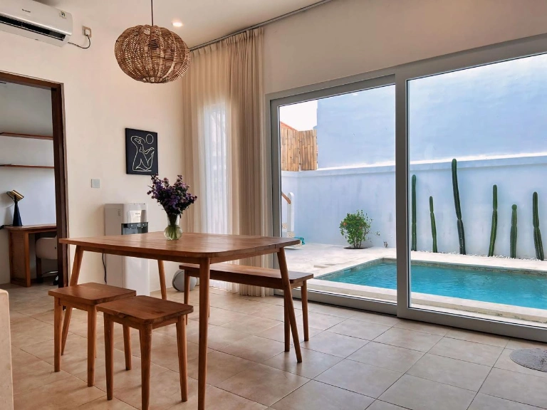 Modern 1BR Villa + Study with Rooftop — image 4