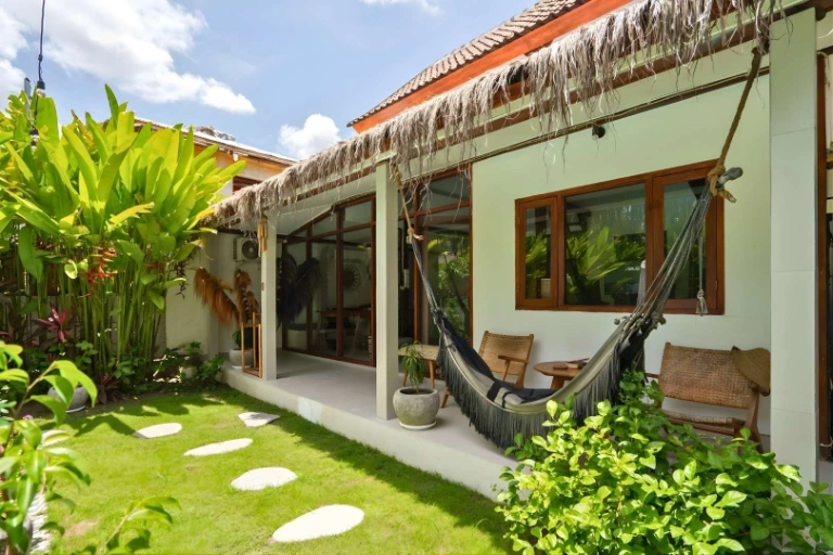 Intimate 1BR Tropical Pool Villa in Prime Pererenan Location Surrounded by lush — image 1