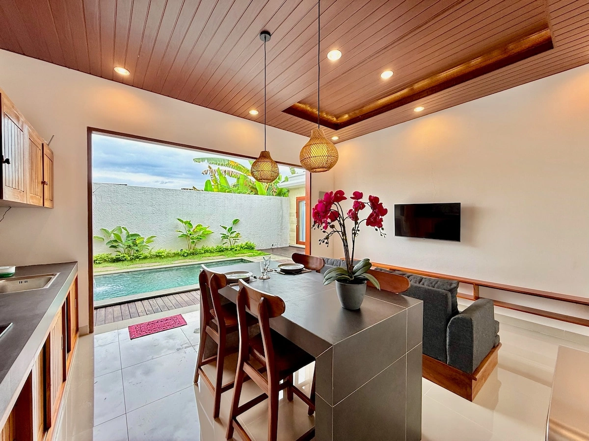 Moonlight Heaven Stylish 2-BR Pool villa near Ubud