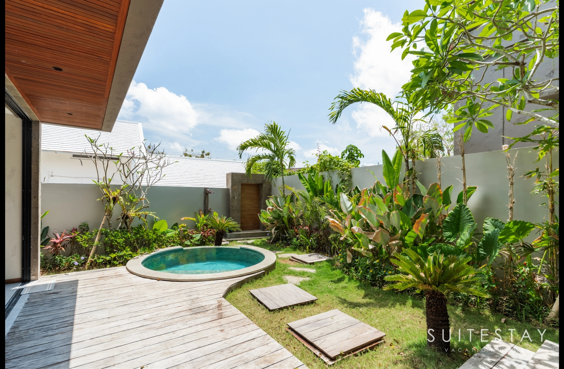 Luxury Rooftop Villa in Padang Padang Uluwatu — image 1