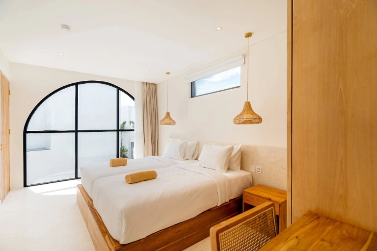 AVAILABLE FOR MONTHLY RENT 3 BEDROOMS LUXURIOUS VILLA IN PERERENAN PANTAI LIMA — image 4