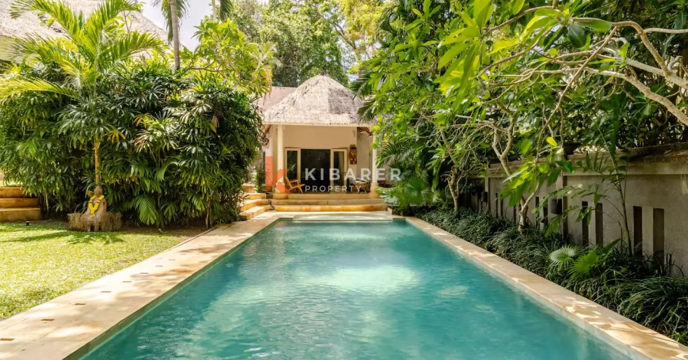 Relaxing Tropical Two Bedroom Villa with Garden Paradise in Umalas YRV4625 — image 3