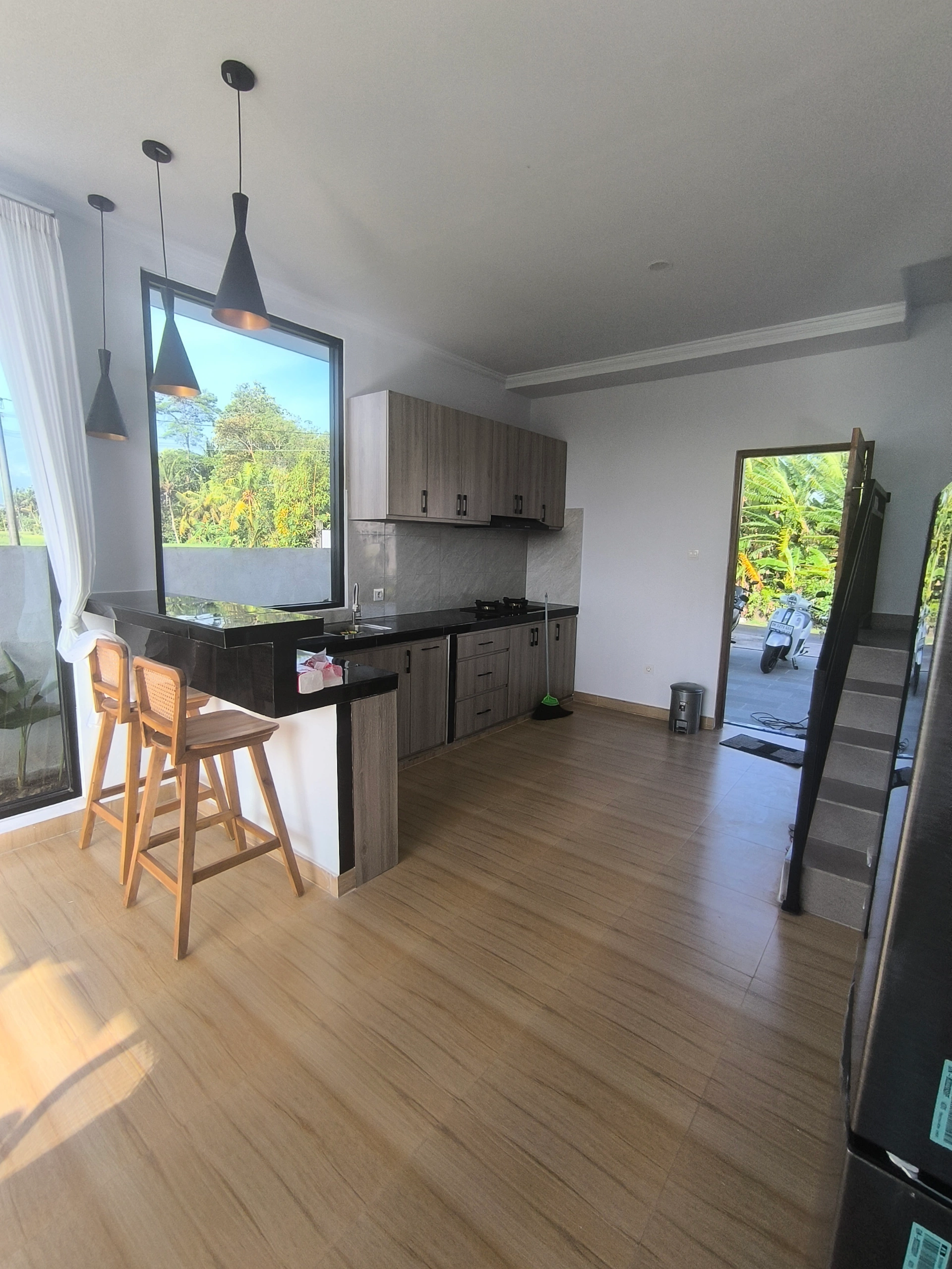Brand new villa in kedungu area — image 1