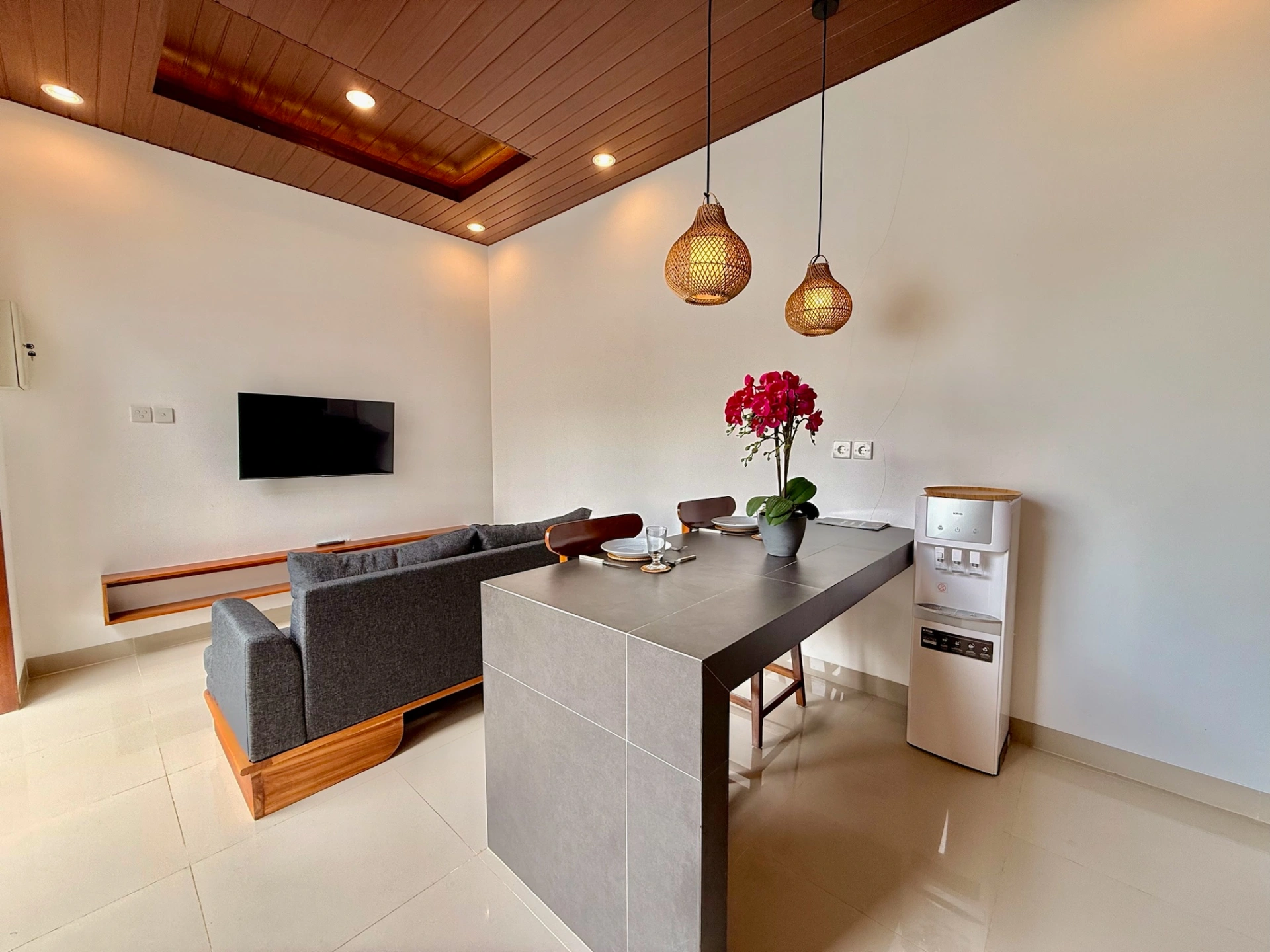 Stylish pool villa near Ubud — image 2