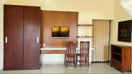 A spacious room in a guesthouse South of Ubud — image 3