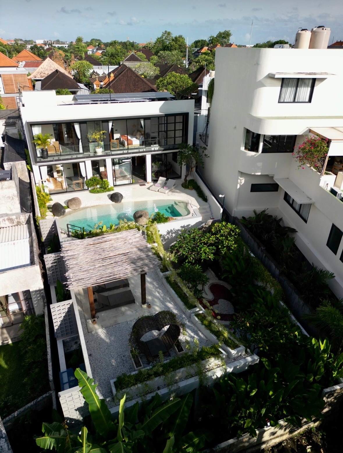 Huge 6-BR Estate in Pererenan | 20m Pool & Butler I FREE breakfast — image 1