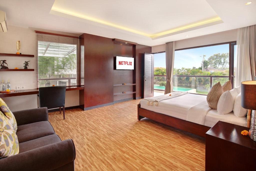 Luxurious Getaway Estate 5 Bedroom Private Villa in Canggu — image 6