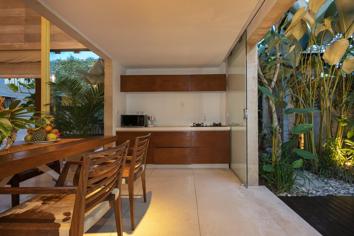 Batu Bolong Surfside 3 Bedroom Private Villa in Canggu — image 7