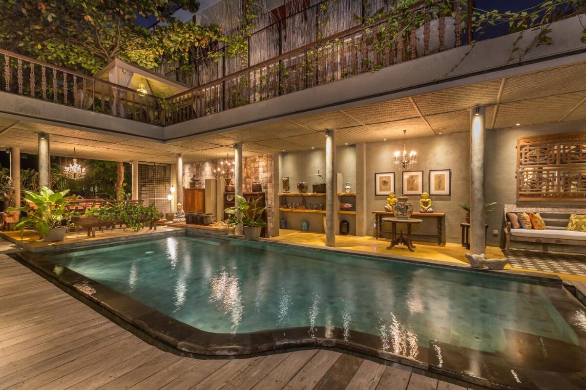 Vintage Luxe Sanctuary 3 Bedroom Private Villa in Canggu — image 2