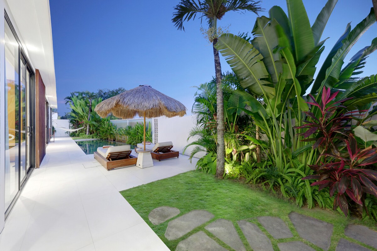 Peaceful Garden Sanctuary 3 Bedroom Private Villa in Canggu — image 3