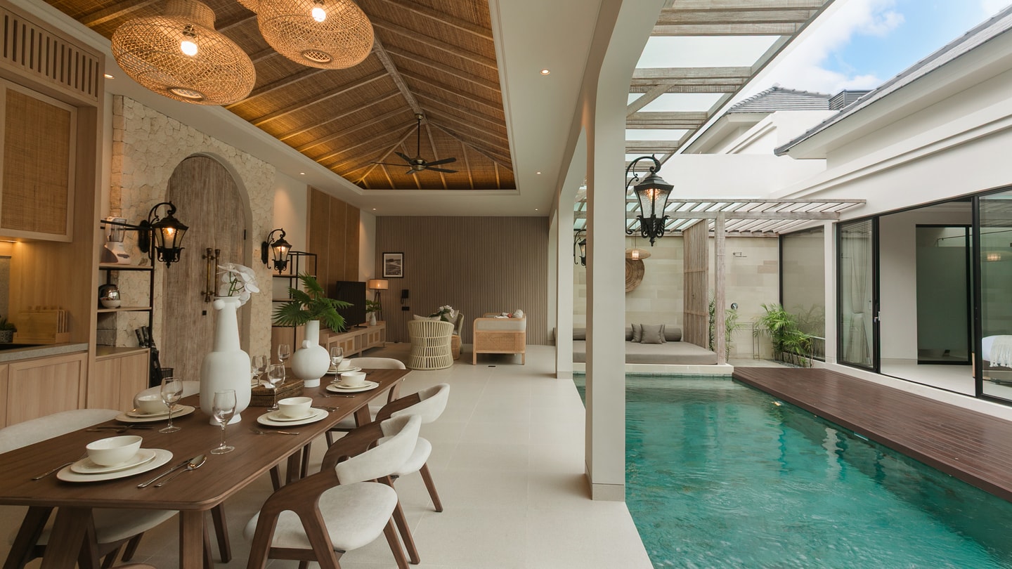 Deneva 8 - Bathtub & Pool Villa, Near Berawa Beach in Canggu, Bali — image 13