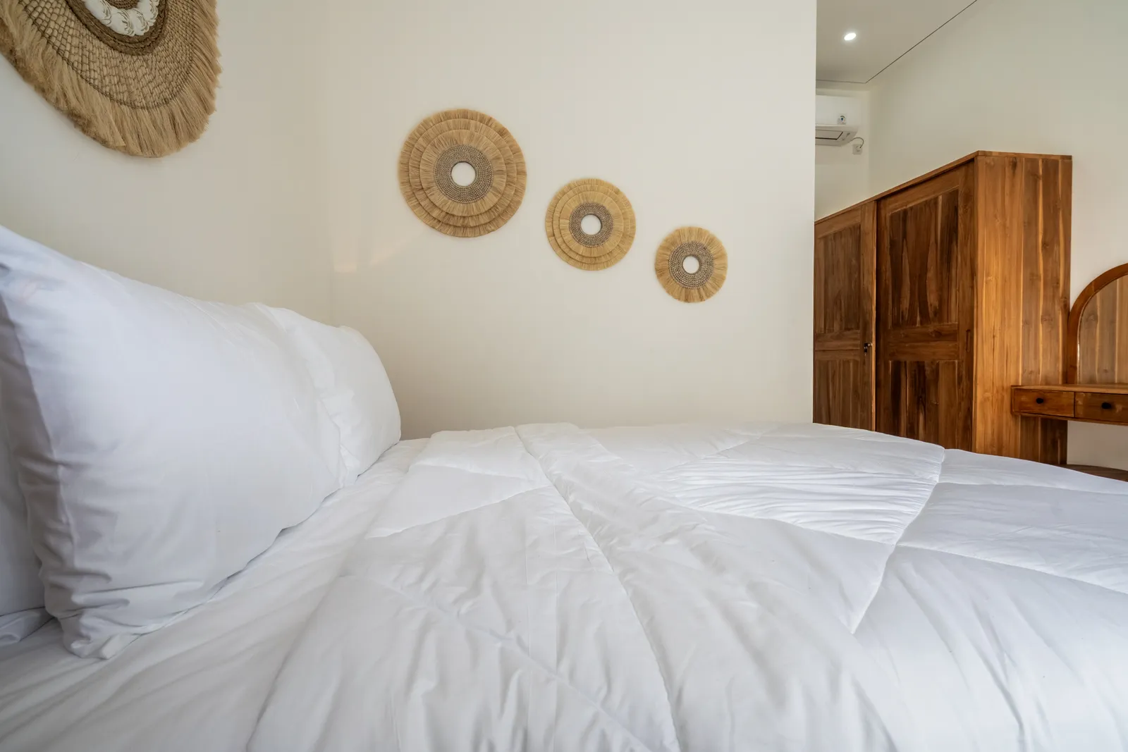 Grand Coastal Estate 6 Bedroom Private Villa in Jimbaran — image 10